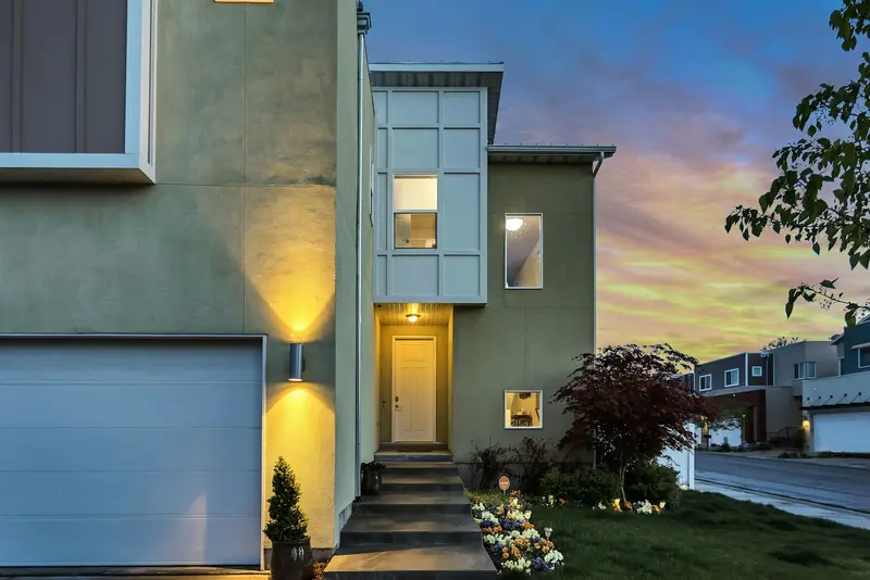 Duplexes, Triplexes, Small Multi Family in Ontario